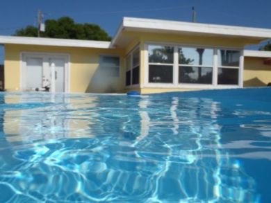 Marathon Vacation Home Sleeps Ten Guests.